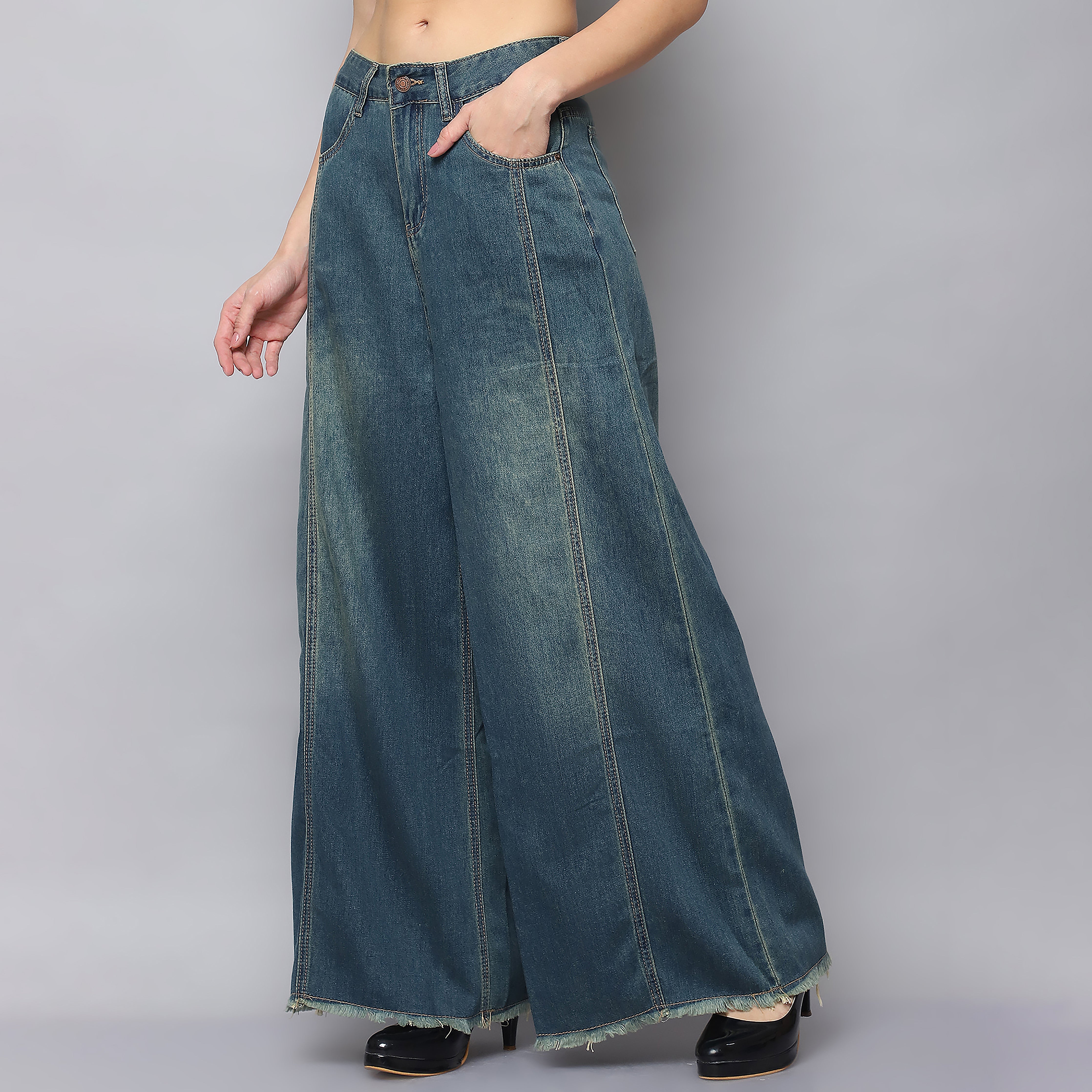 Heavy Fade Wide Leg Jeans – Mid Waist